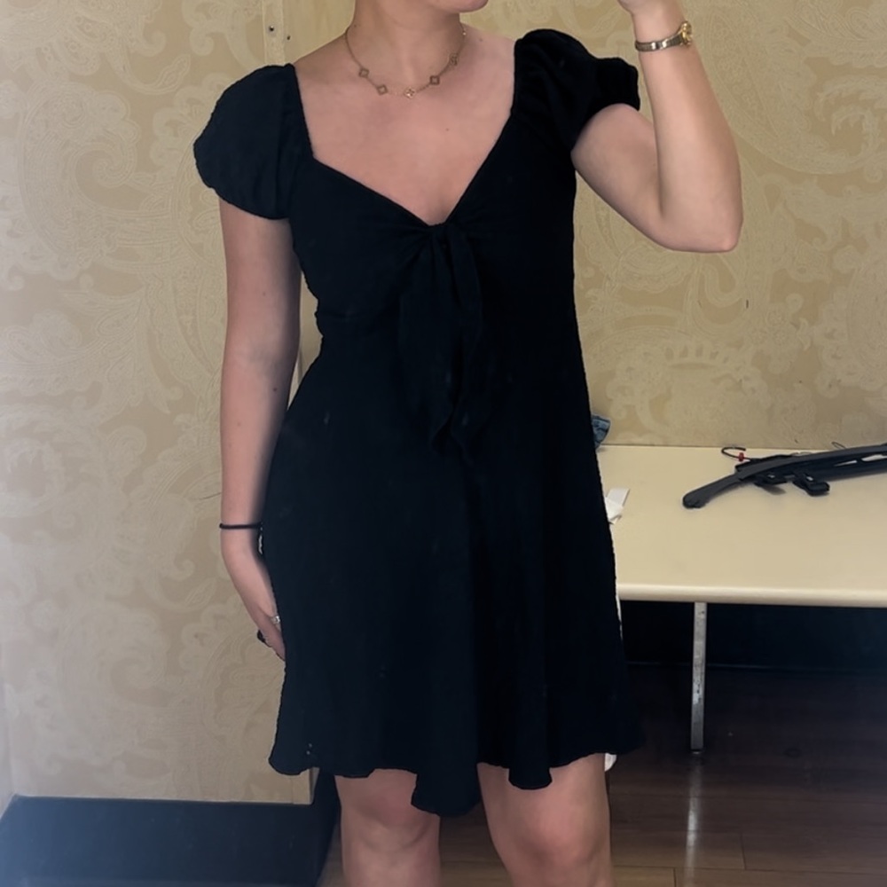 Jessica Simpson size M black dress with bow tie in front
